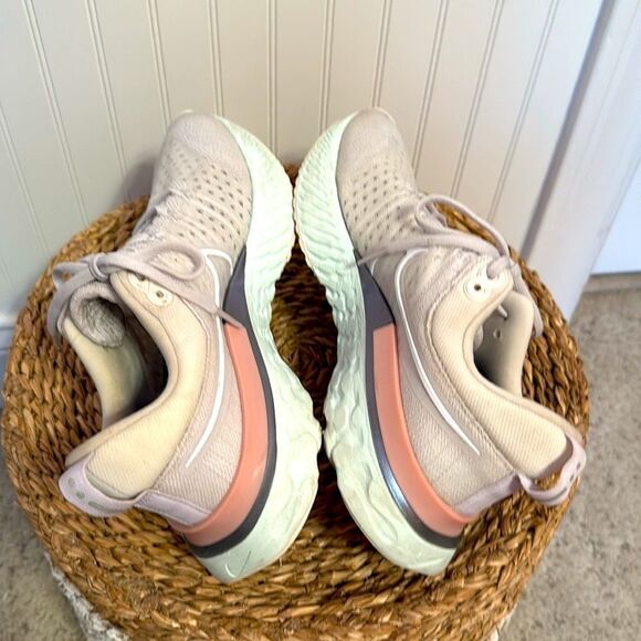 Nike Women’s React Infinity Run Flyknit 2 ‘Platinum Tint’ CT2423-007 Size 8 US - Picture 7 of 12